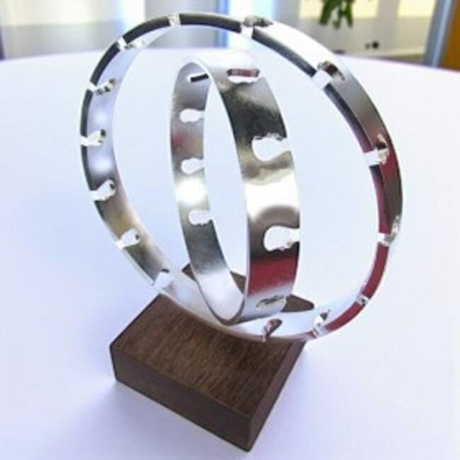 Corry Ammerlaan Beeld Alles draait om elkaar(verzilverd)