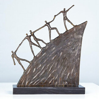Corry Ammerlaan Bronzen beeld on the road (groot) kleine versie ook leverbaar