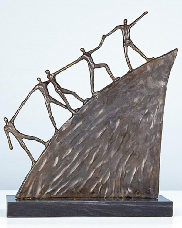 Corry Ammerlaan Bronzen beeld - On the road (43 cm)