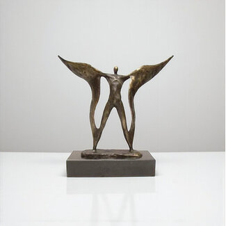 Ger van Tankeren Bronzen beeld De vleugels uitslaan