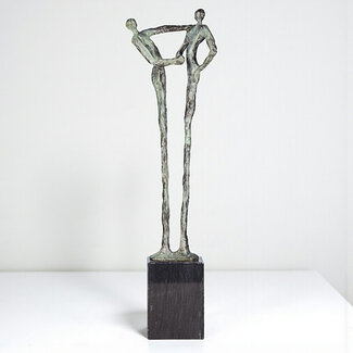 Corry Ammerlaan Bronzen beeld Dank groen gepatineerd van 35 cm hoog incl. sokkel