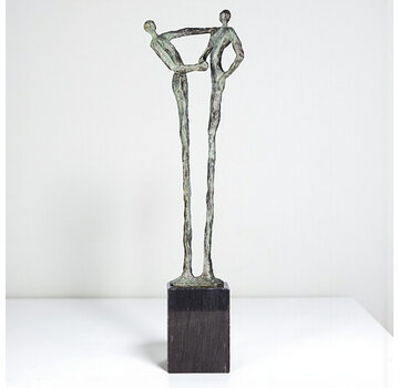 Corry Ammerlaan Bronzen beeld Dank groen gepatineerd van 35 cm hoog incl. sokkel