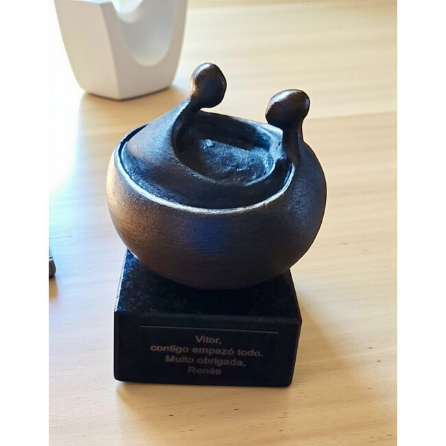 Corry Ammerlaan Beeld take care verbronsd