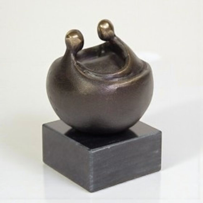 Corry Ammerlaan Beeld take care verbronsd