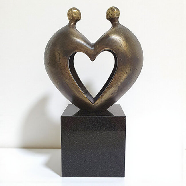 Corry Ammerlaan Beeld Hart voor elkaar verbronsd(zware kwaliteit)