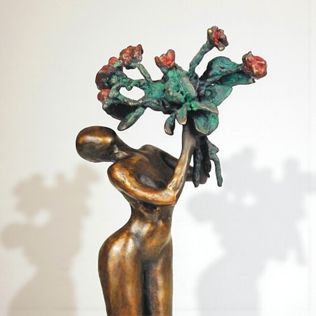 Corry Ammerlaan La vie en rose beeld geheel brons