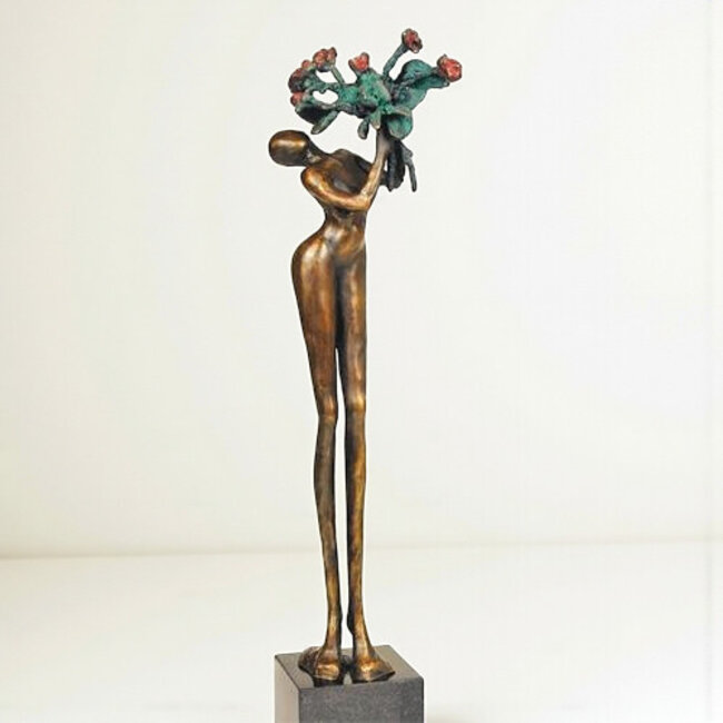 Corry Ammerlaan La vie en rose beeld geheel brons