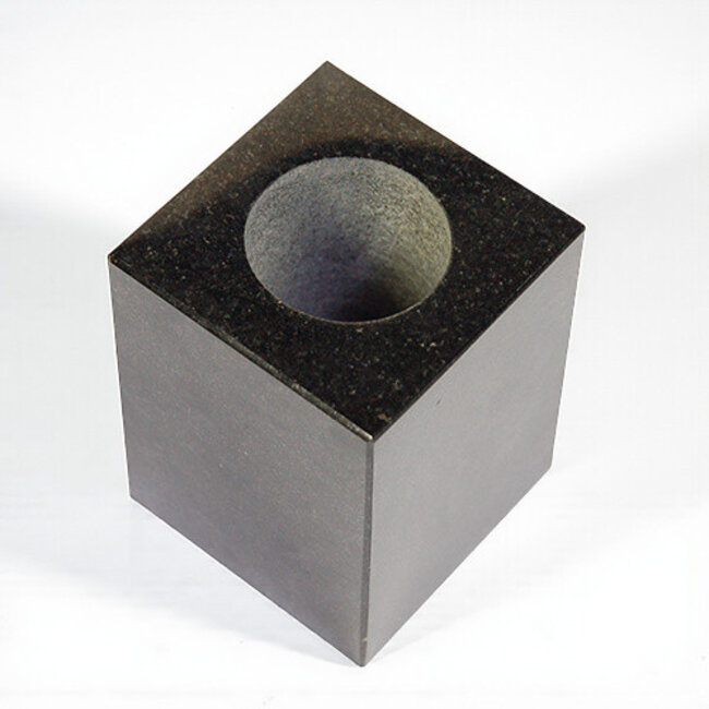 Corry Ammerlaan Handen vol geluk Herinneringssculptuur verzilverd