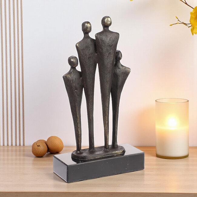 Ger van Tankeren Beeld gezin met 2 kinderen sculptuur