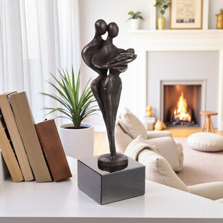 Ger van Tankeren Bronzen beeld "Jong gezin met baby"