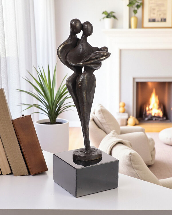 Ger van Tankeren Bronzen beeld "Jong gezin met baby"