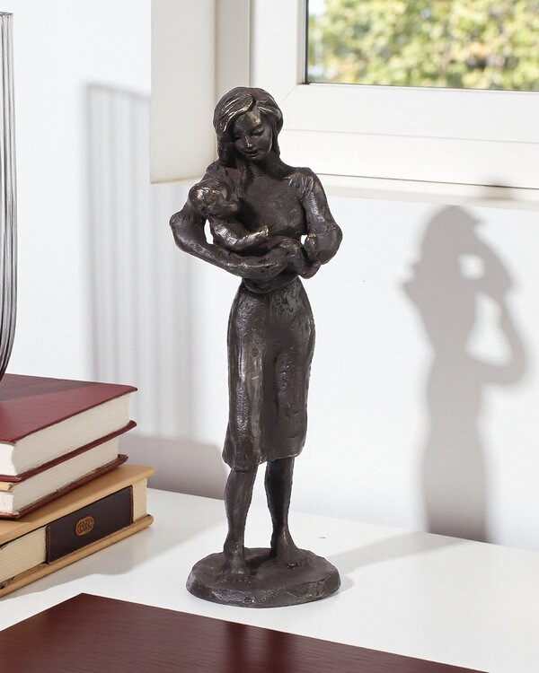 Bronzen beeld "Moeder en kind"