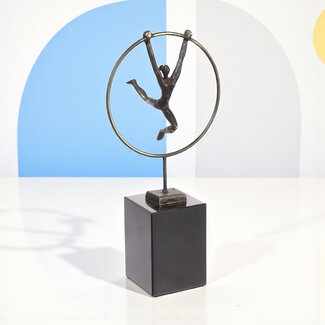 Ger van Tankeren Bronzen beeld Go for it (vrouw)