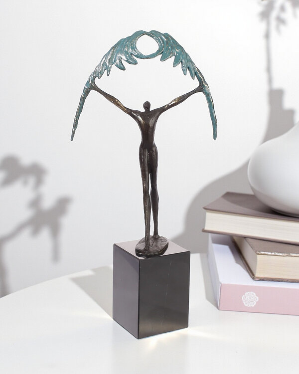 Ger van Tankeren Ouverture – Bronzen sculptuur van overwinning en nieuw begin