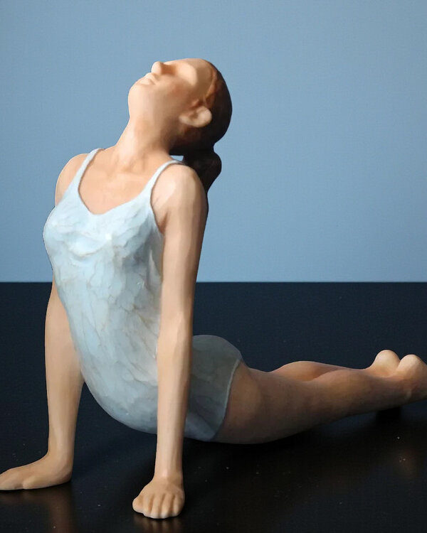 Yoga beeld Cobra pose in kleur