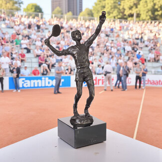 Ger van Tankeren Bronzen beeld Tennisser