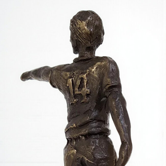 Corry Ammerlaan Beeld Johan Cruijff klein verbronsd