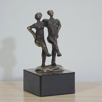 Ger van Tankeren Bronzen beeldje "Samen de grote stap nemen"