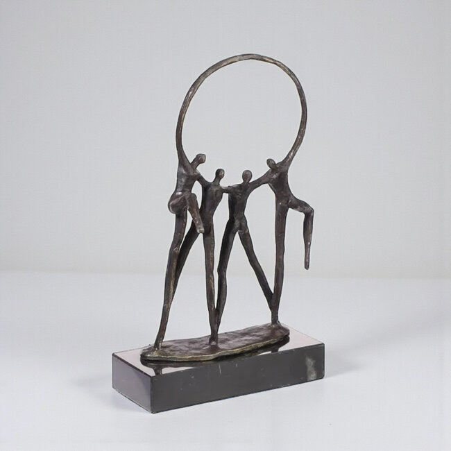 Ger van Tankeren Beeld verbronsd 'Een band met elkaar' klein