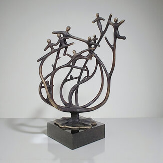 Corry Ammerlaan Sculptuur de stam van de organisatie (ook grote versie in brons leverbaar)
