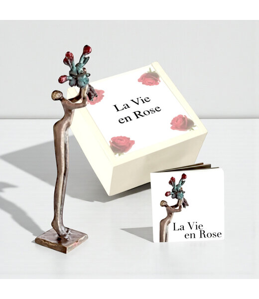Corry Ammerlaan La Vie en Rose - Verbronsd beeld in houten bwaarkistje