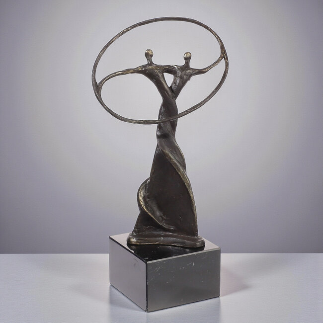 Ger van Tankeren Vooruitgang in balans. Sculptuur