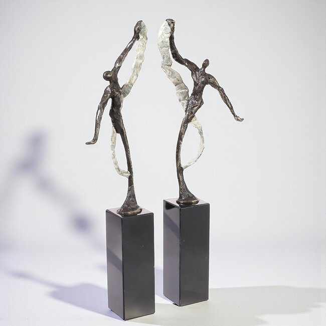 Ger van Tankeren Alliance. 2 Verbronsde beelden/sculptuur.