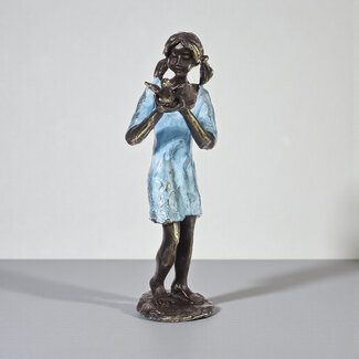 Ger van Tankeren Vrijheidsbeeldje meisje met vredesduif – bronzen sculptuur 19 cm