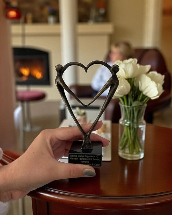 Ger van Tankeren Bronzen beeld 'Hart voor elkaar'