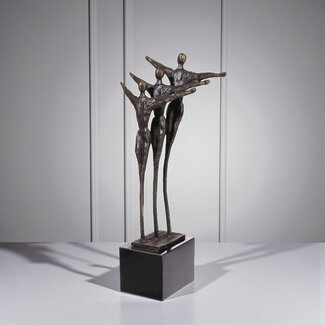 Ger van Tankeren Bronzen beeld In stijgende lijn