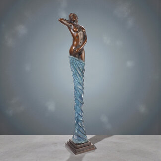 Vrouwelijk sculptuur 'Gratiana'