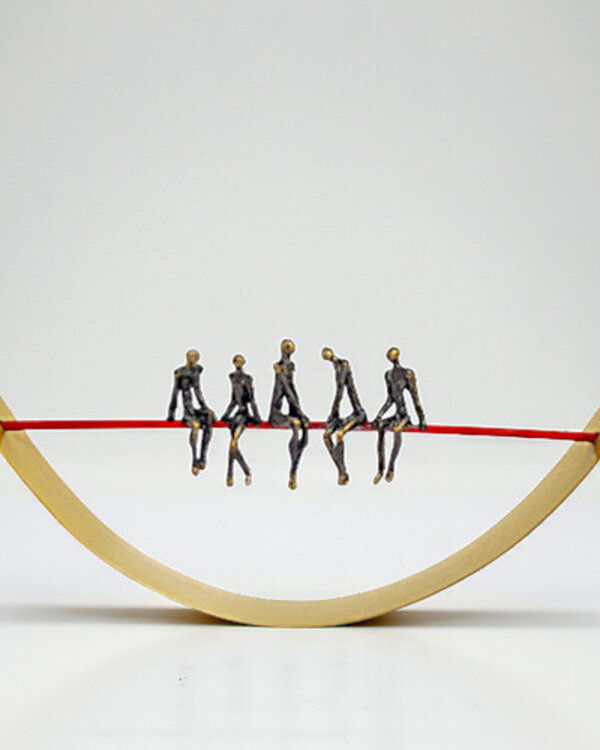Corry Ammerlaan Beautiful people in communication - sculptuur 5 personen