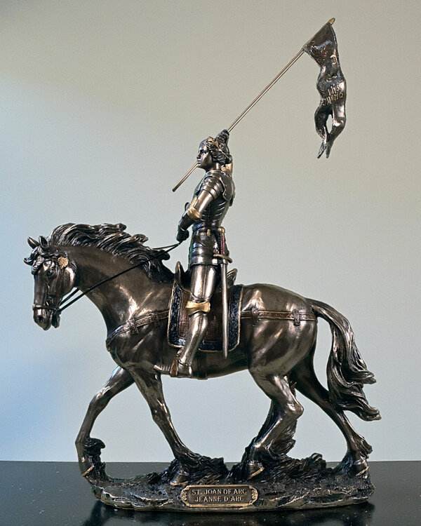 Jeanne d'Arc  - Beeld 28 cm hoog bronskleurig