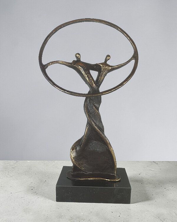 Ger van Tankeren Liefdes sculptuur “Vooruitgang in balans groot”