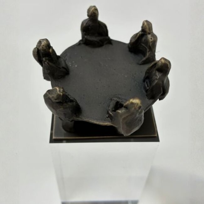 Corry Ammerlaan Sculptuur om de tafel