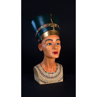 Nefertiti Buste