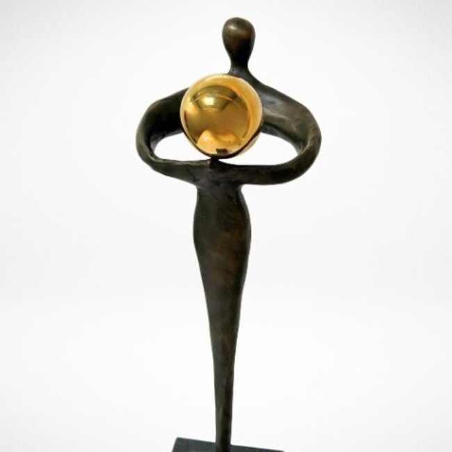 Corry Ammerlaan Bronzen beeld De gouden bron van inspiratie