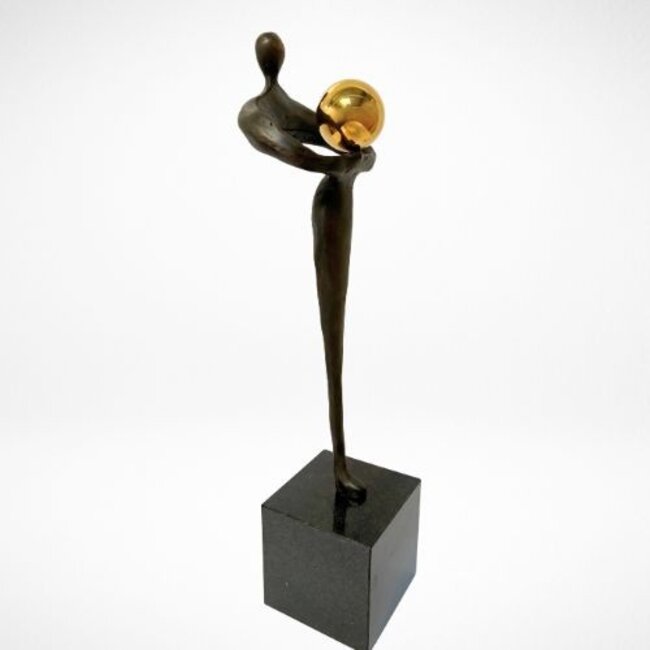 Corry Ammerlaan Bronzen beeld De gouden bron van inspiratie
