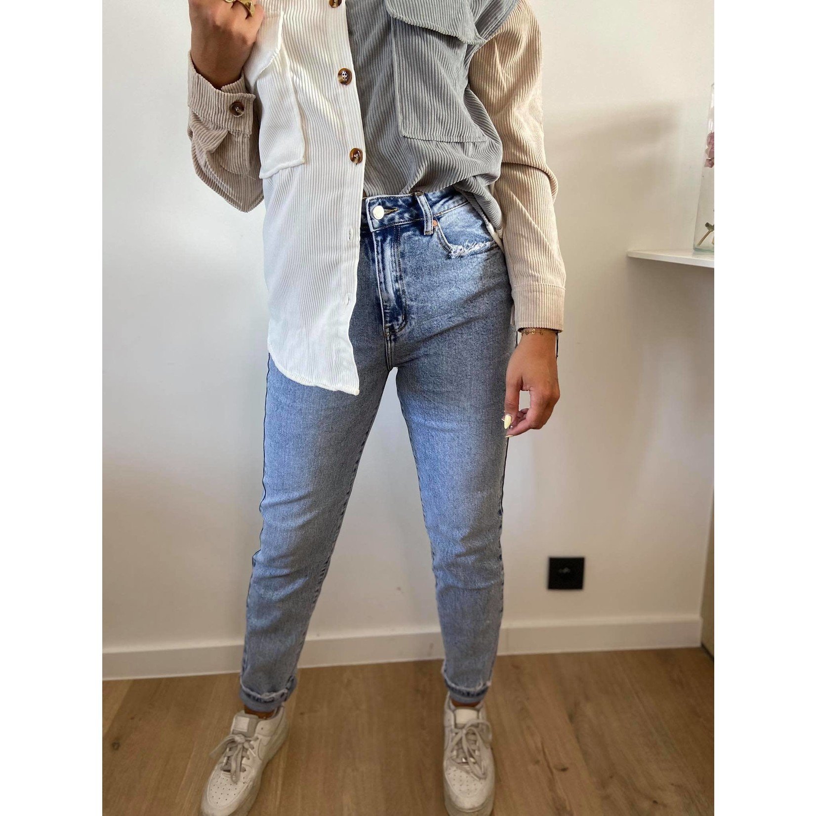 High jeans mom fit