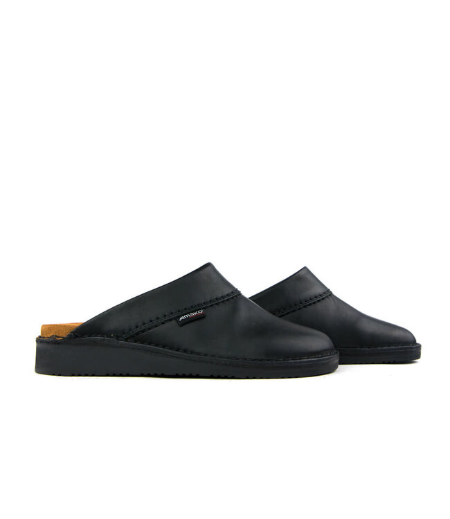 Amako Swedish Slipper Black
