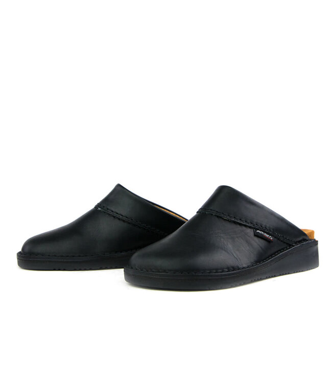 Amako Swedish Slipper Black