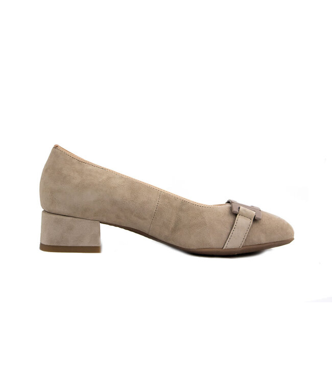 Ara Pump Sand Suede