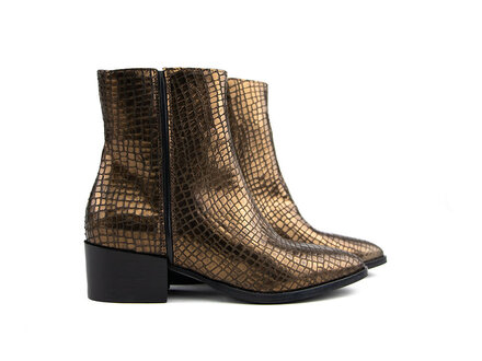 Via Vai Via Vai Enkellaars Rose Baker Nairobi Nace Via Vai Via Vai Enkellaars Rose Baker Nairobi Nace