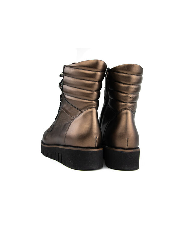 Footnotes Veterboot Christa Bronze
