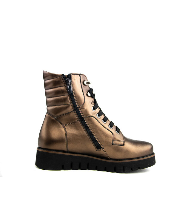 Footnotes Veterboot Christa Bronze