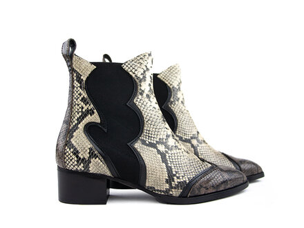 Pertini Pertini Chelsea Boot Kurenai Nabire Black Pertini Pertini Chelsea Boot Kurenai Nabire Black