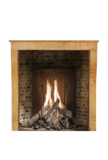 Maison Leon Van den Bogaert Kleine Kaminmaske aus Kalkstein für ein zeitlos modernes Interieurkonzept