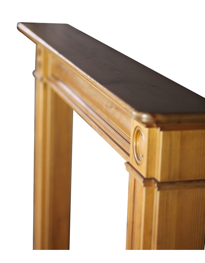 Maison Leon Van den Bogaert Classic British Fein Pine Kaminmaske