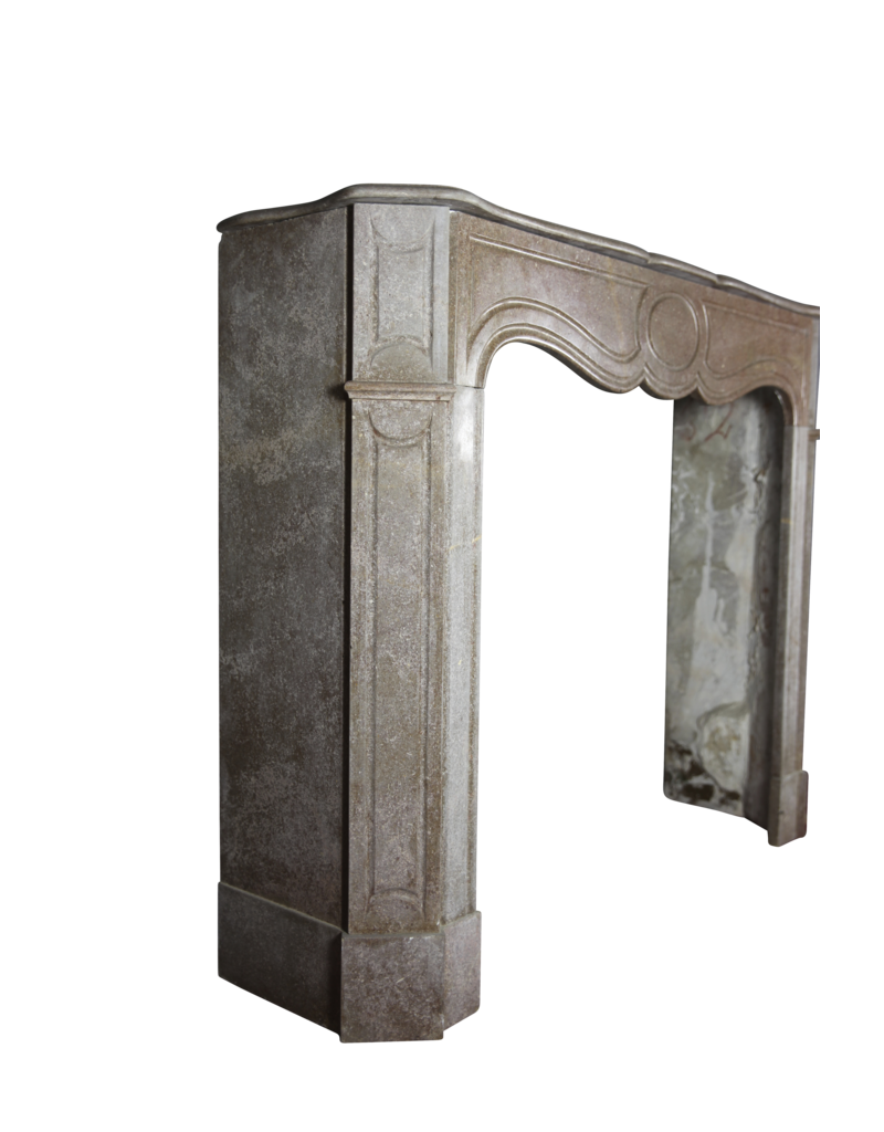 Maison Leon Van den Bogaert Kleine französische Kaminmaske aus braunem Buxy-Stein