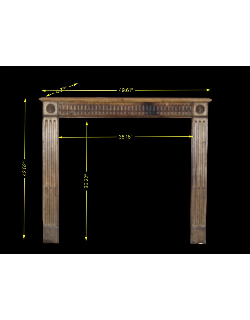 Maison Leon Van den Bogaert Kleine rustikale Kaminmaske aus Holz